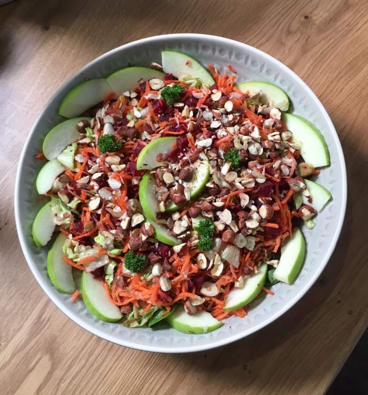 105 Knapperige salade met rode bieten
